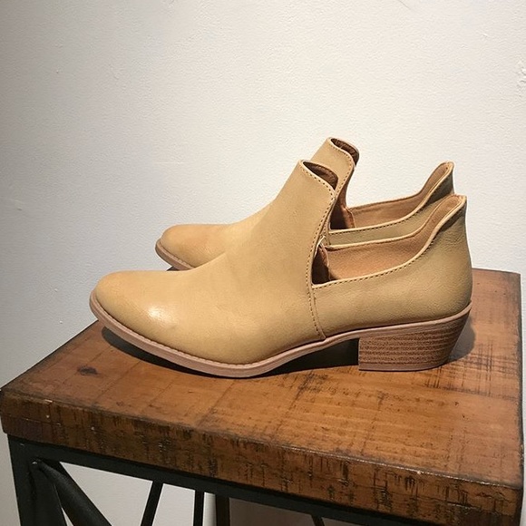 ❤️ Tan open side ankle bootie - Picture 4 of 8